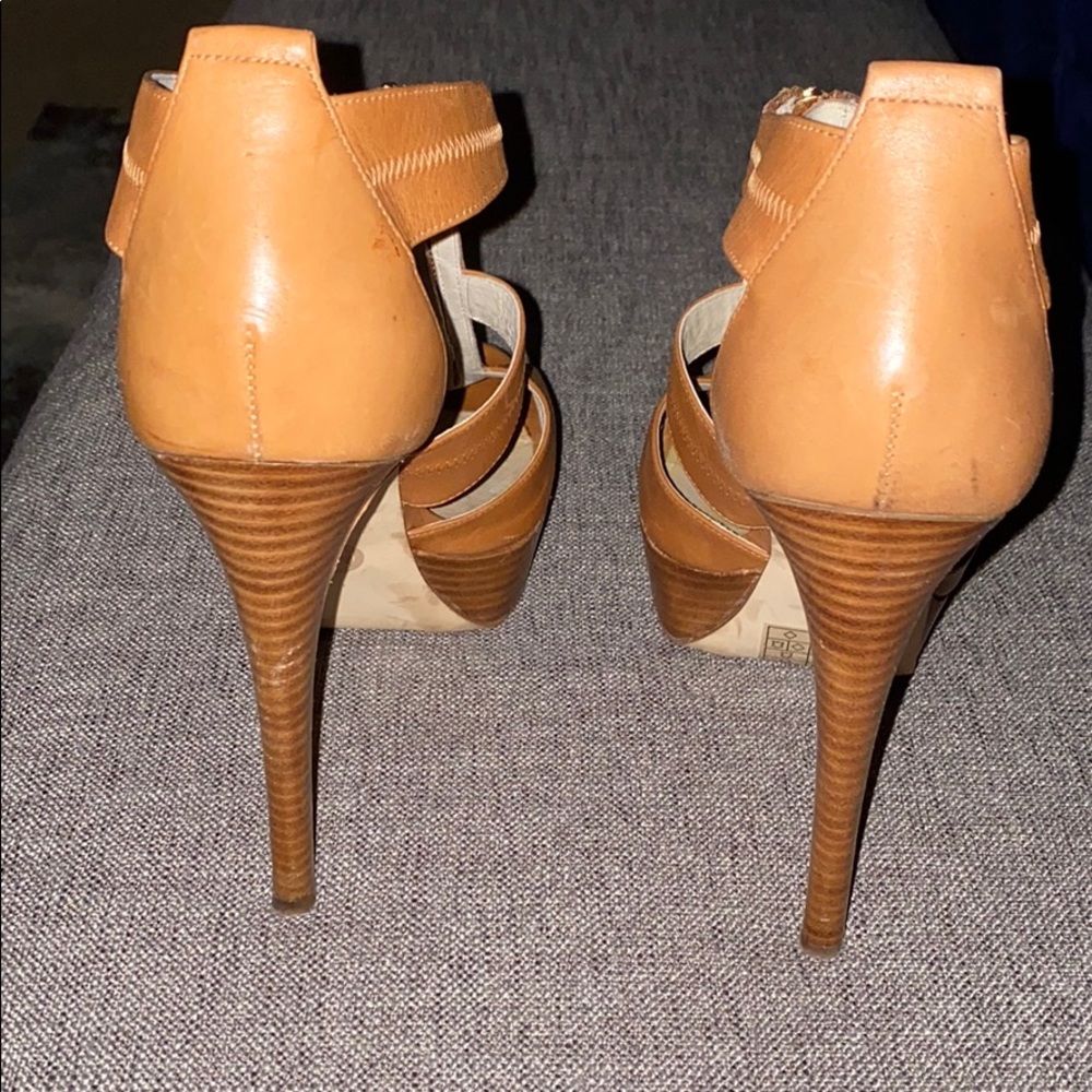 MICHAEL Michael Kors Walnut 10